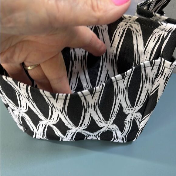 Thirty-one Black and White Geometric Tote NWOT - Picture 2 of 5